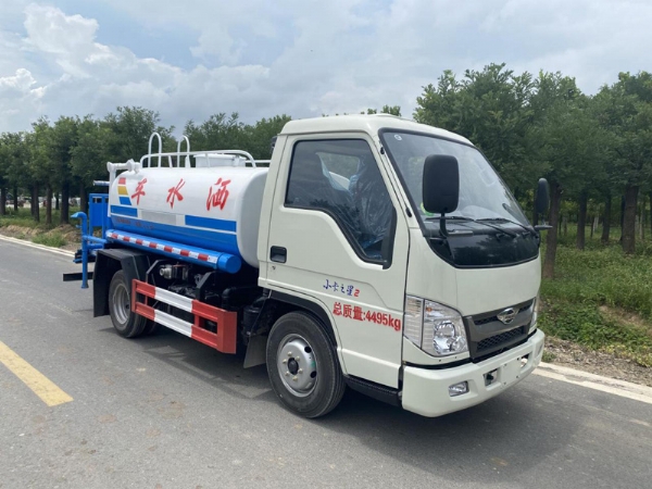 福田時(shí)代3立方噴灑車(chē)
